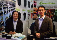 Amy Wang en Chengquan Liu van NatureHydro